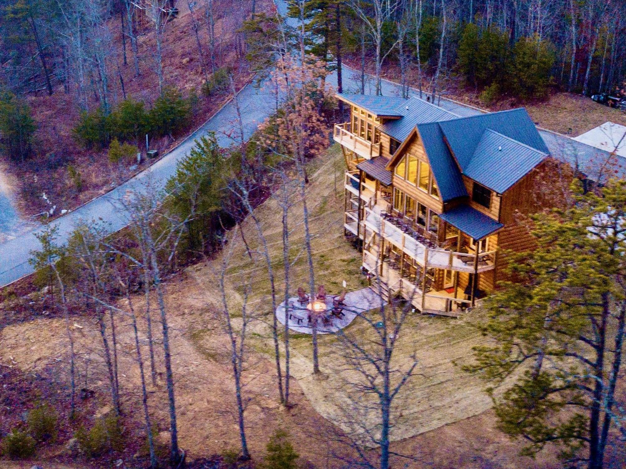 Treetop Treasure Sevierville Exterior photo